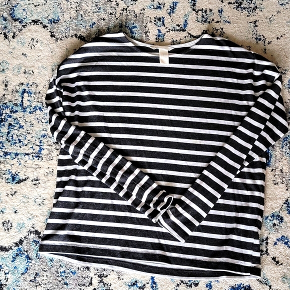 Striped H&M basic tee - Picture 1 of 3
